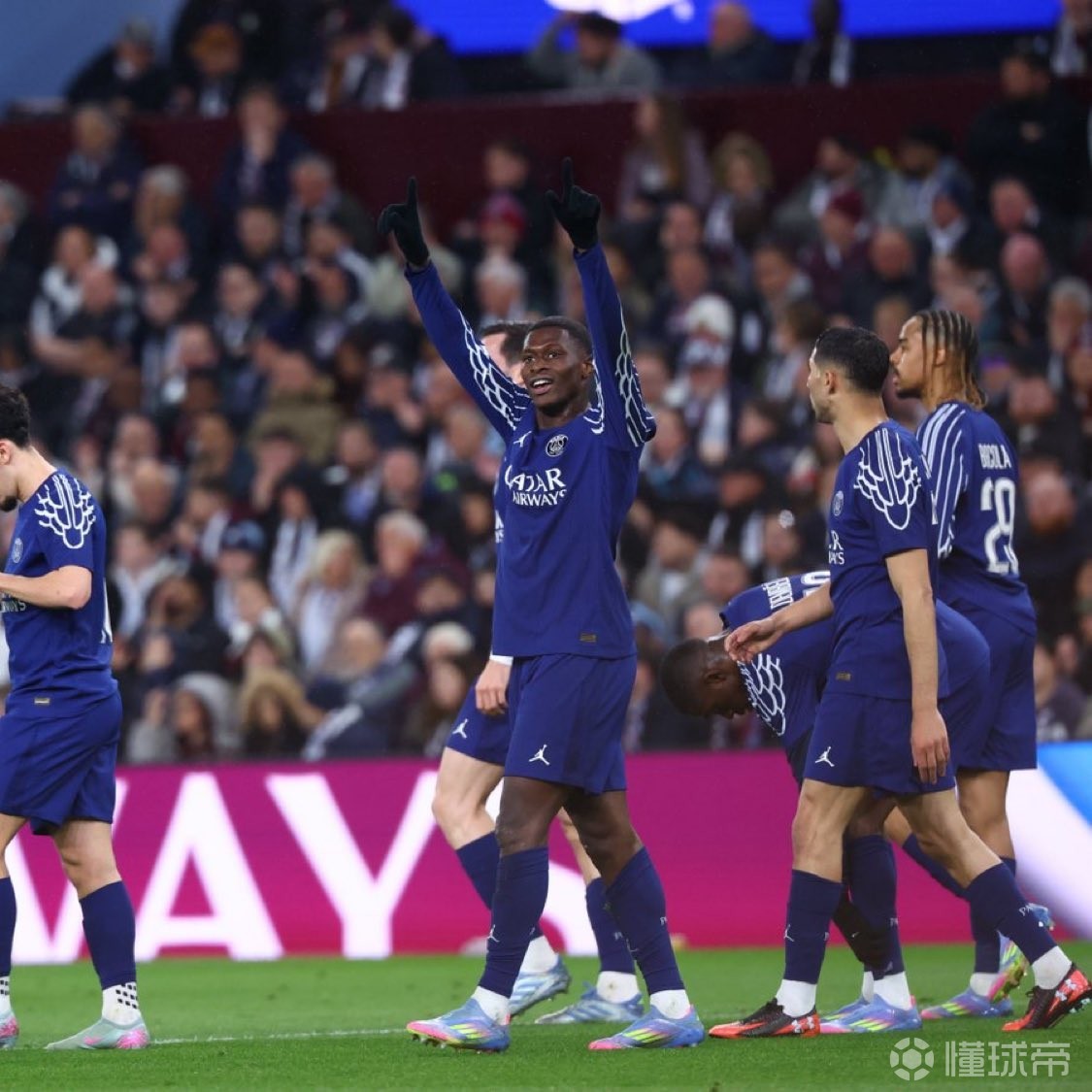 法国球队前锋进球率领领先进入淘汰赛 法国球队前锋进球率领领先进入淘汰赛