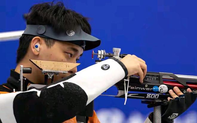 包含印度射击队夺冠喜悦，实力强劲的词条