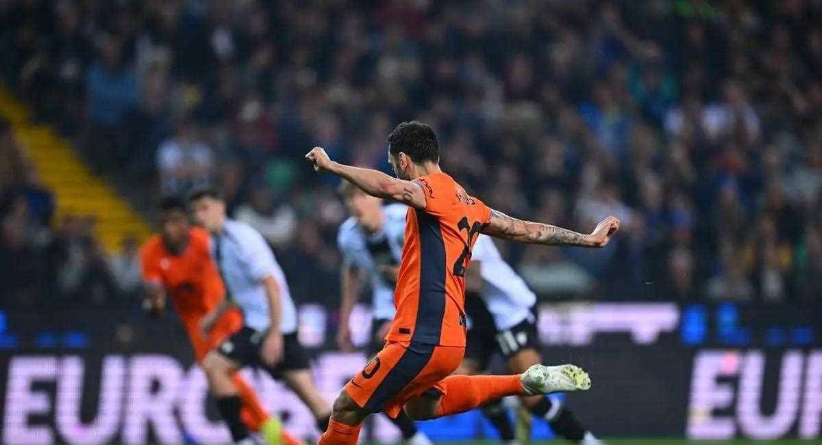 米兰体育官网app-巴塞罗那凭借绝杀球逆转战局