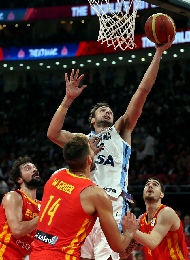 关于西班牙篮球职业球队签约国际球员，提升实力的信息